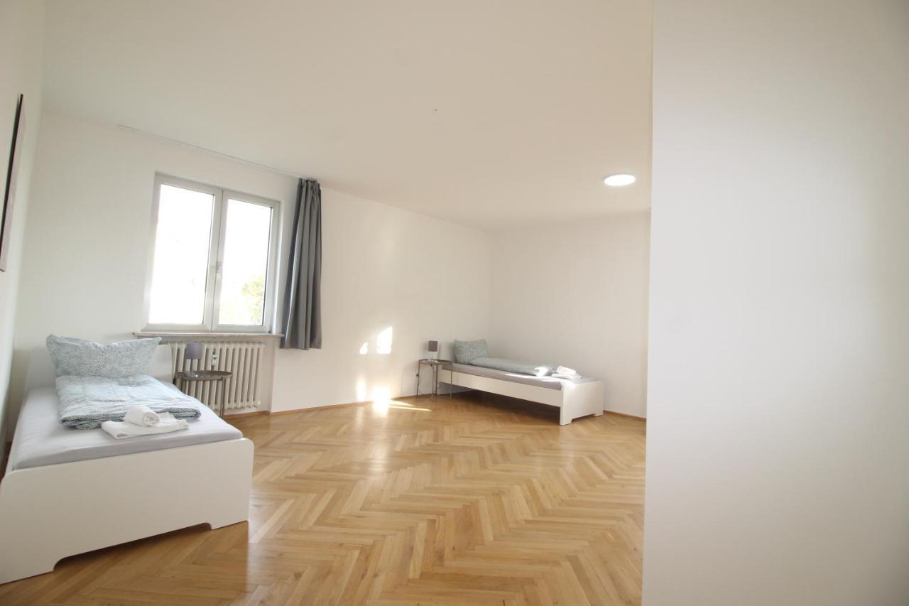 Apartmenthaus Kitzingen - Grosszuegige Wohnungen Fuer Je 6 Personen Mit Balkon Eksteriør bilde