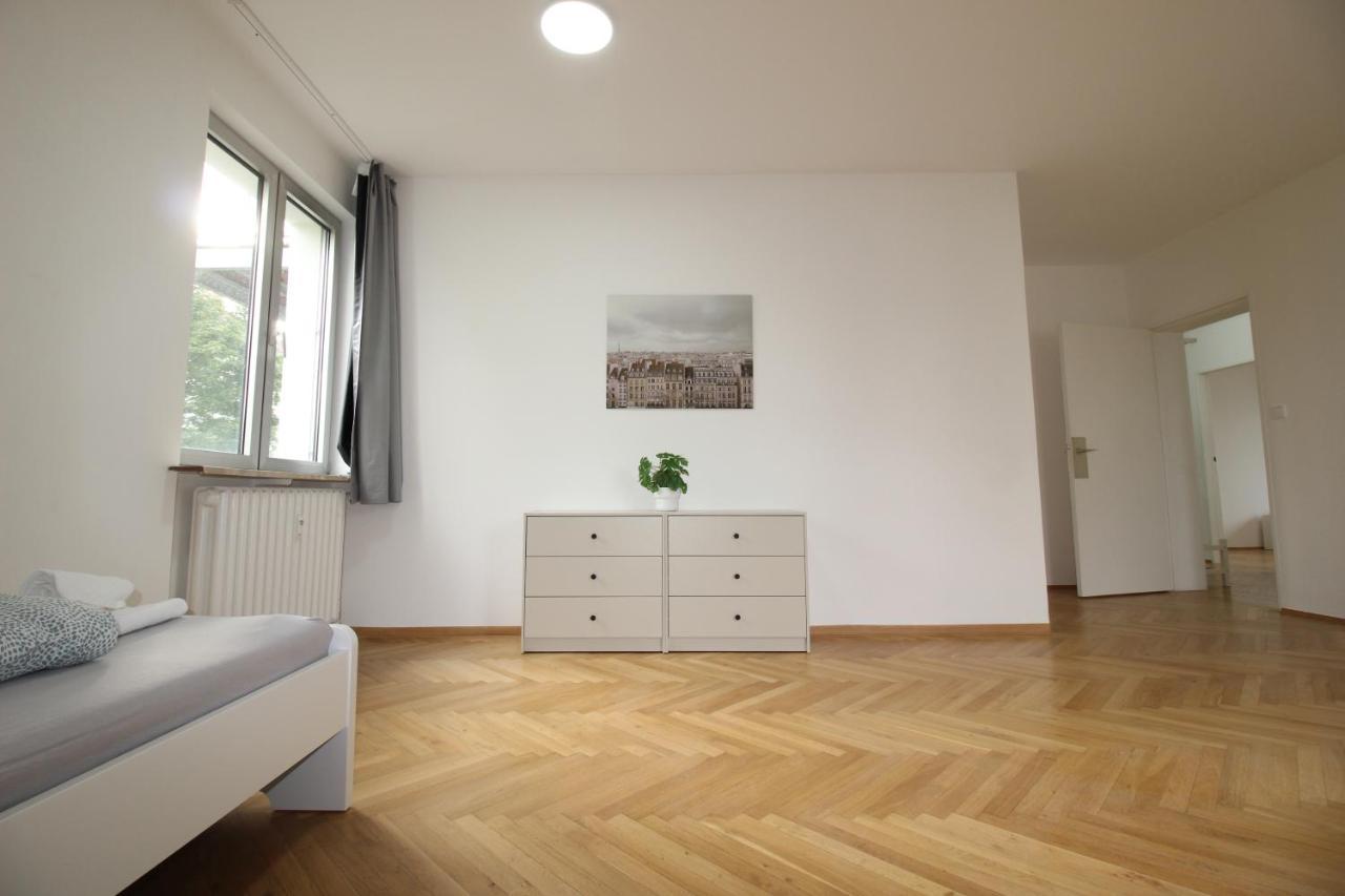 Apartmenthaus Kitzingen - Grosszuegige Wohnungen Fuer Je 6 Personen Mit Balkon Eksteriør bilde