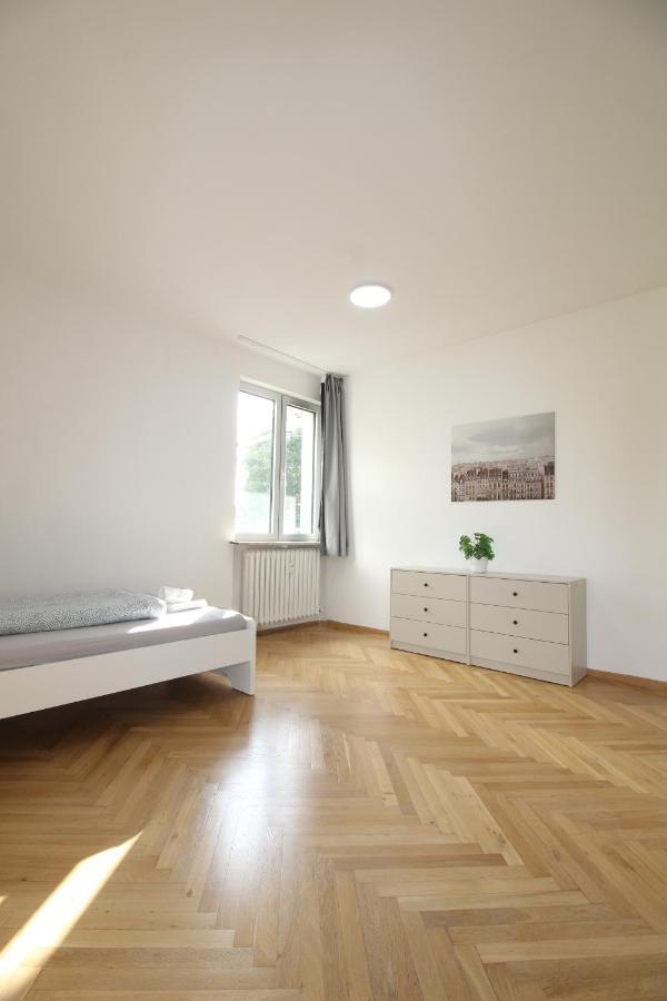 Apartmenthaus Kitzingen - Grosszuegige Wohnungen Fuer Je 6 Personen Mit Balkon Eksteriør bilde